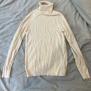 Massimo Dutti turtleneck. Size S.